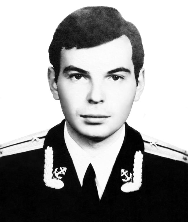 03-1_1976_ВВМУРЭ им. Попова-чб-650.jpg